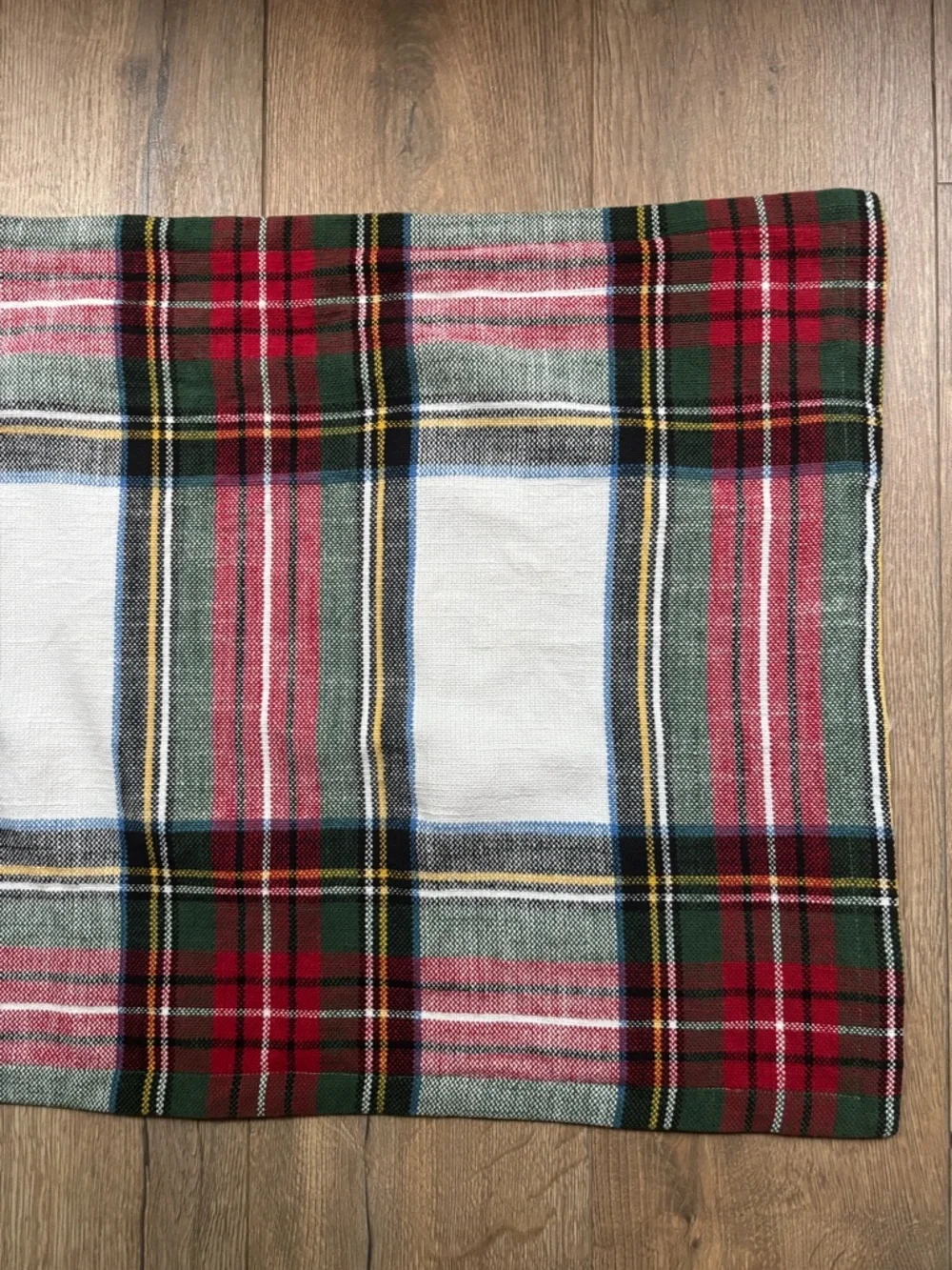 Pottery Barn Stewart Plaid Red, Green & Cream White Cotton Standard Pillow Sham